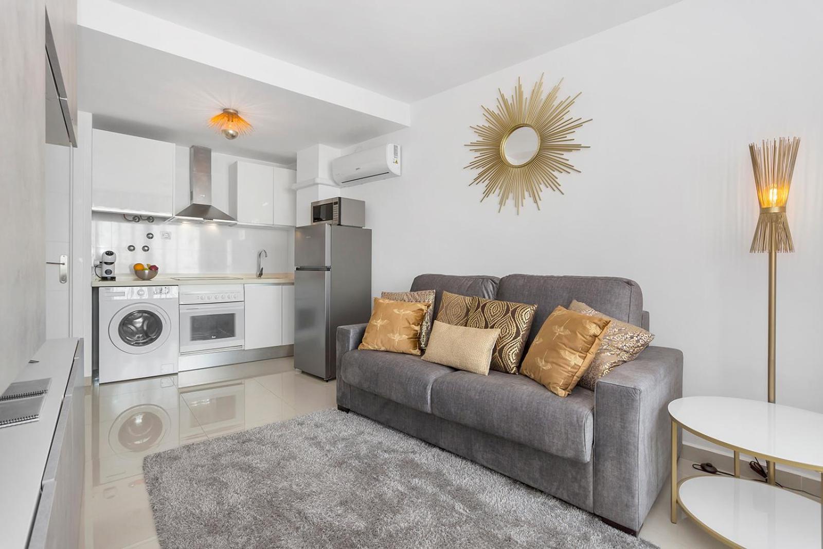 Reel Apartments- Walk To The Beach And Centre Torrevieja Zewnętrze zdjęcie